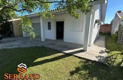 Casa na praia de imbé. balneário nordeste, em rua pavimentada!