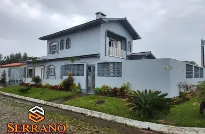 Residência próxima ao mar no balneário harmonia. imbé