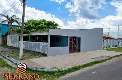 Duas casas e um apartamento, terreno de esquina. próximos da beira-mar. imbé - rs.