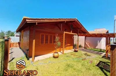 Casa estilo chale, localizada próxima do mar. litoral de imbé/rs