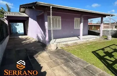 Casa a venda com piscina. próxima do mar. praia de imbé/rs.
