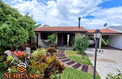 Casa com anexo e piscina na praia de imbé. balneário marisul.
