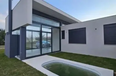 Geminado de esquina, alto padrão à poucos metros da beira-mar. imbé - rs. geminado de esquina, alto padrão à poucos metros da beira-mar. imbé - rs