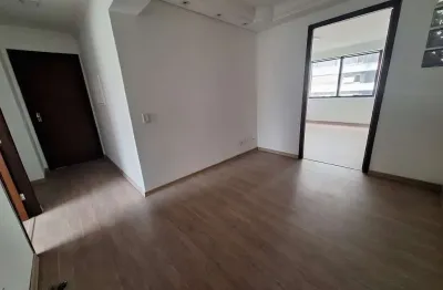 Sala comercial Centro Curitiba com 44,87m² de área útil com 3 salas 1 banheiro portaria 24 horas catraca