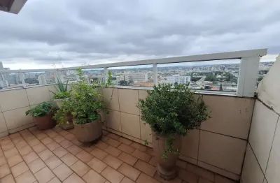 Cobertura centro de curitiba,  shopping estação, cefet. 2 entradas (piso 1 e piso superior), 1 vaga de garagem livre, apartamento muito claro, arejado