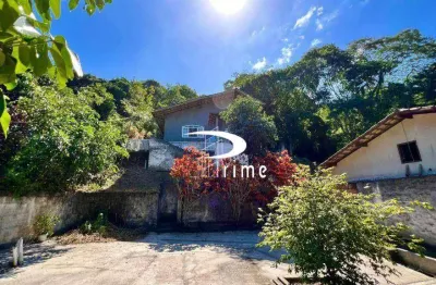 Casa com terreno amplo, 705m², natureza aos fundos, no meio da cidade! r$ 585.000 - serra grande - niterói/rj