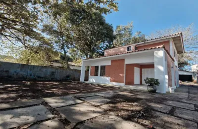 Casa à venda na Av. Beira Mar, 986, Praia de Armação do Itapocorói, Penha