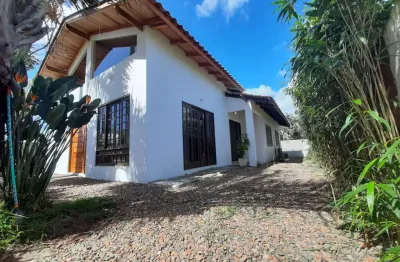 Casa para temporada em balneário piçarras, itacolomi, 2 dormitórios, 1 banheiro, 2 vagas