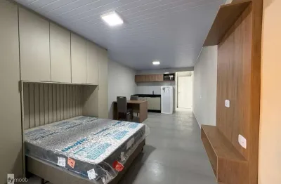 Apartamento com 1 quarto para alugar na Rua Ferdinand Otto Müller, 780, Tatuquara, Curitiba por R$ 1.800