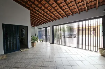 Casa ampla com salão comercial e edícula no centro de bauru!