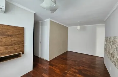 Apartamento com 3 dormitórios no residencial flamboyant – completo em armários!