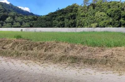 Grande terreno com excelente localização em guabiruba, ideal para quem deseja contruir.