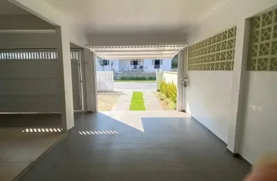 Adquire seu novo lar! uma bela casa espaçosa com design  moderno, ideal pra sua família.