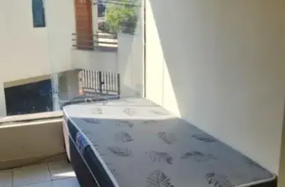 Belo kitnet para aluguel no centro de taboão da serra / sp