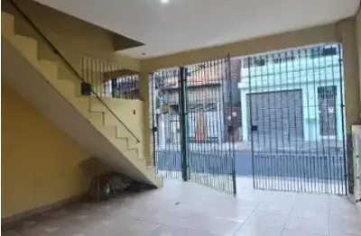 Casa térrea de 1 dormitório com 1 garagem para locação no parque marabá, taboão da serra/sp