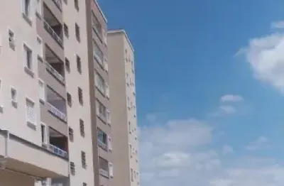 Apartamento de 51m² com 2 dormitórios, 1 banheiro, 1 vaga de garagem coberta e sacada integrada