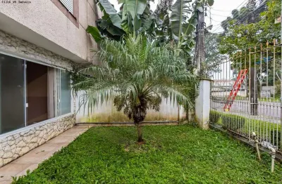 Sobrado para Venda em Curitiba, Santa Cândida, 3 dormitórios, 1 suíte, 4 banheiros, 2 vagas