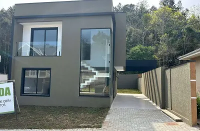 Casa à venda na Rua Neriman Nezetli, Campo Pequeno, Colombo