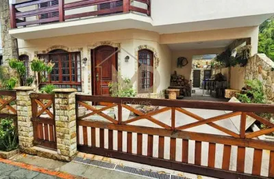 Casa para Venda em Teresópolis, Alto, 5 dormitórios, 1 suíte, 3 banheiros, 2 vagas