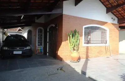 Casa próximo a praia 2 dormitórios sendo 1 suíte para venda em balneário flórida praia grande-sp