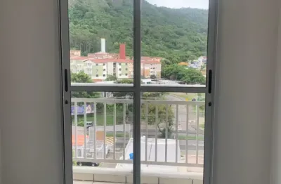 Jacarepagua-estrada dos  bandeirantes ,2 quartos ,armarios ,vaga frente