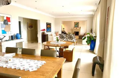 Apartamento maravilhoso com 350m² em moema  4 suítes -  6 vagas + deposito