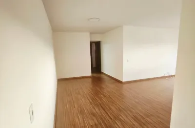Lindo Apartamento em Alto da Boa Vista com 2 quartos (1 suíte), 2 banheiros, e 1 Vaga