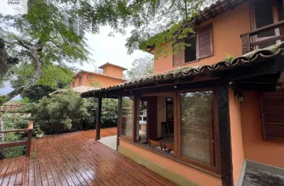 Casa em condomínio com 3 quartos a 100 metros da praia do forno.