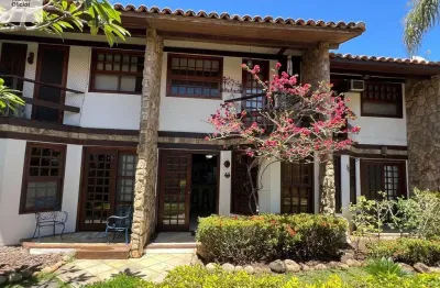 Casa em condomínio, 2 quartos, 200 metros da praia de manguinhos, búzios