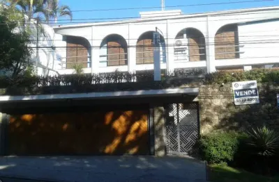 Luxuosa casa em interlagos: conforto e sofisticação