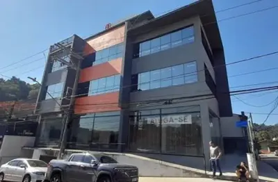 Alugue ponto comercial moderno de 100m2 no centro de caieiras