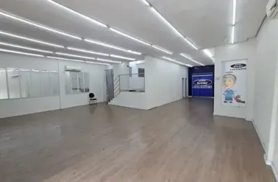 Ponto comercial de 165 m² no trevo da via anchieta — espaço versátil com copa e quintal