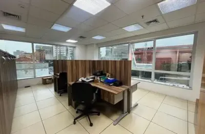 Sala Comercial Completa na Av. Jabaquara – a 500m do Metrô São Judas!