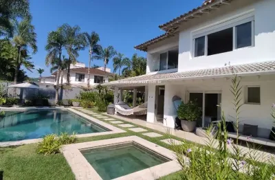 Mansão exclusiva - praia da baleia - 06 suítes - piscina privativa
