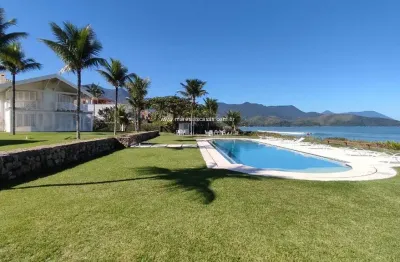 Casa frente ao mar á venda na praia de maresias - 04 suites - piscina e luxo