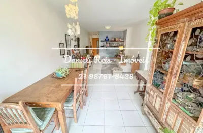 Apartamento de 3 qts, suíte, varanda, dependência e vaga.