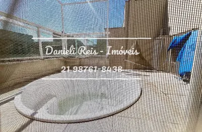 Cobertura duplex, 4 qts, 5 banheiros, piscina e 2 vagas.