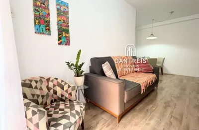Apartamento de 2 quartos, suite, dependência, varanda e vaga.