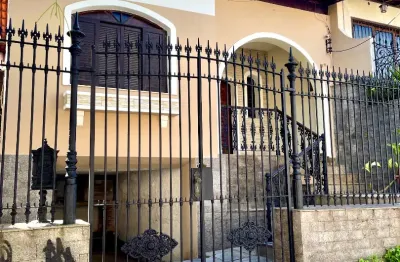 Casa com 4 quartos para alugar na Rua Doutor Genserico Ribeiro, São Lourenço, Niterói