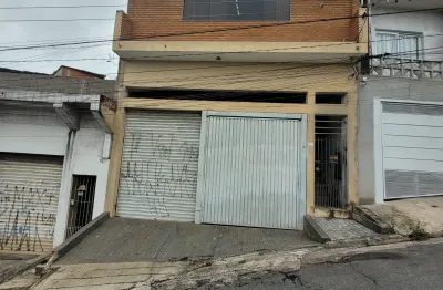 Casa com 3 cômodos, muito bem localizada,  próximo a coop itapark