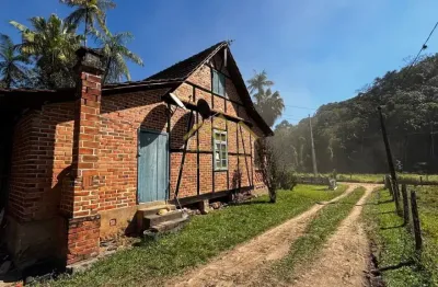 Lindo sítio em pomerode com uma ampla pastagem muito bem localizado