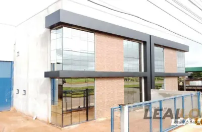 Alugo 02 armazéns novo em sinop mt na entrada da cidade.