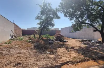 Vendo 02 terrenos juntos no bairro vila adriana em rondonópolis mt