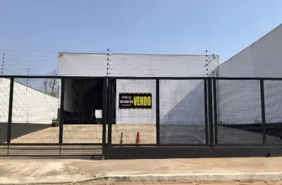 Vendo armazém no bairro são jose no fundo da havan da av. fernando corrêa em cuiabá mt 