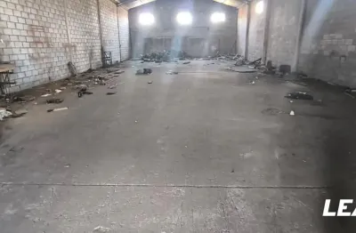 Aluga- se - armazéns de 360m² na av. filinto müller, bairro marajoara em varzea grande mt
