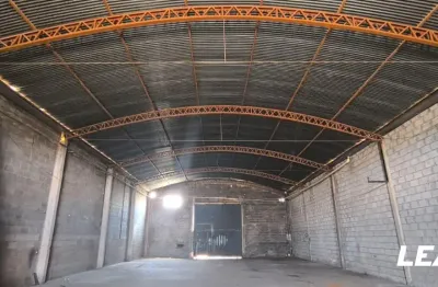 Aluga- se - armazéns  de 360m² na av. filinto müller, bairro marajoara em varzea grande mt