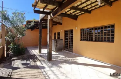 Casa com 3 quartos para alugar na Morada do Ouro, Cuiabá 