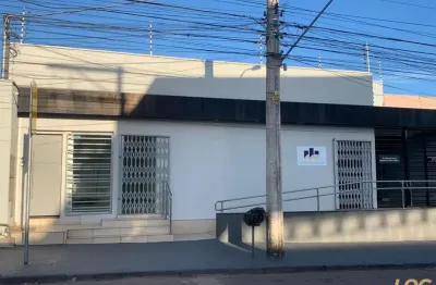Alugo - sala comercial no cpa i  ao lado da peixaria okada  35m²  em cuiabá -mt