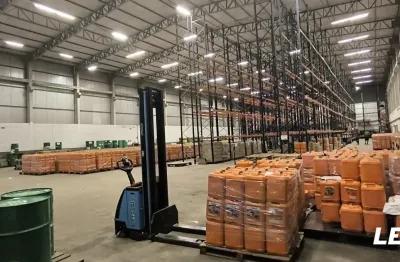 Alugo Galpão/Armazém frente para a br364 Distrito Industrial de Cuiabá - MT