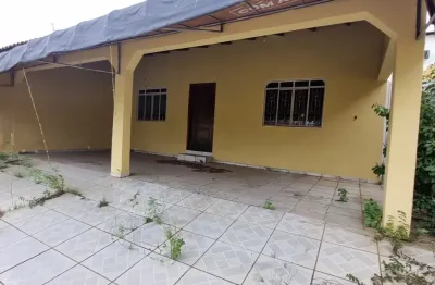 VENDO - Casa comercial frente para Av principal do Bairro CPA 3 em Cuiabá MT